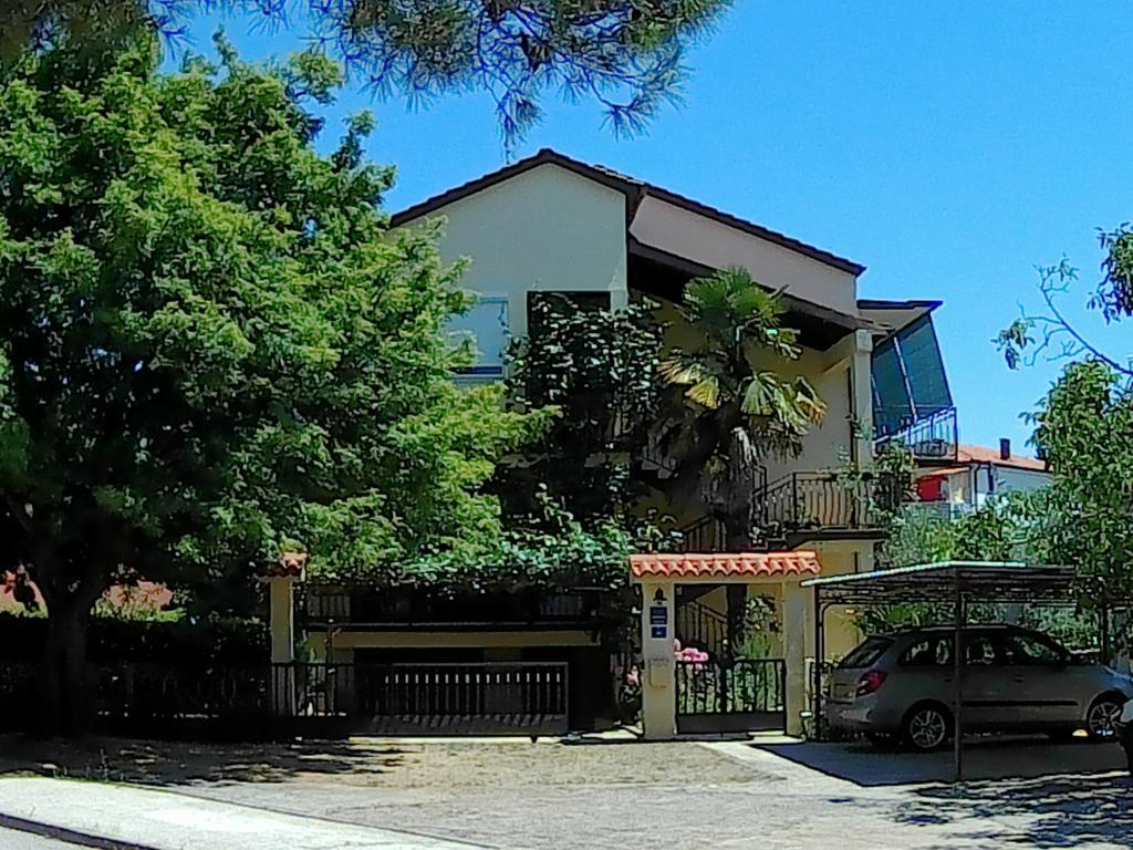 Lea Apartment Умаг Екстериор снимка